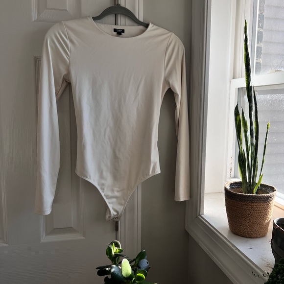 Body Contour Crew Neck Bodysuit - Picture 1 of 4